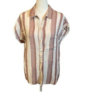 Altar’d State short sleeve button down shirt. Size L. Dusty rose/cream.